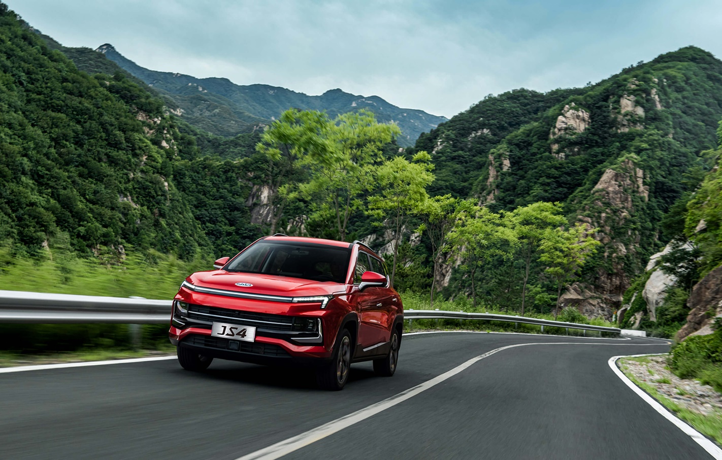 Нова модель компактного позашляховика JS4