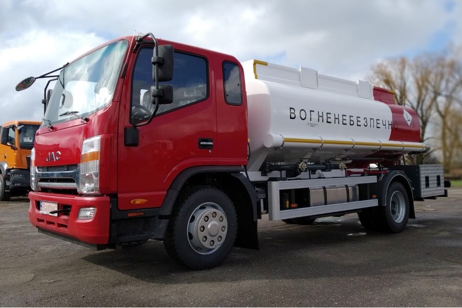 АВТОПАЛИВОЗАПРАВНИК АТЗ 8 НА БАЗІ JAC N120 2 СЕКЦІЇ