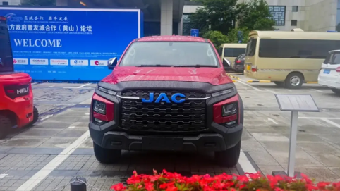 презентація інтелектуального пікапу від JAC Motors преміум-класу T9